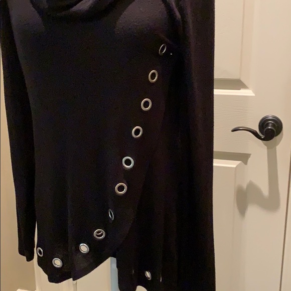 Belldini Tops - 🎀Belldini black grommet top